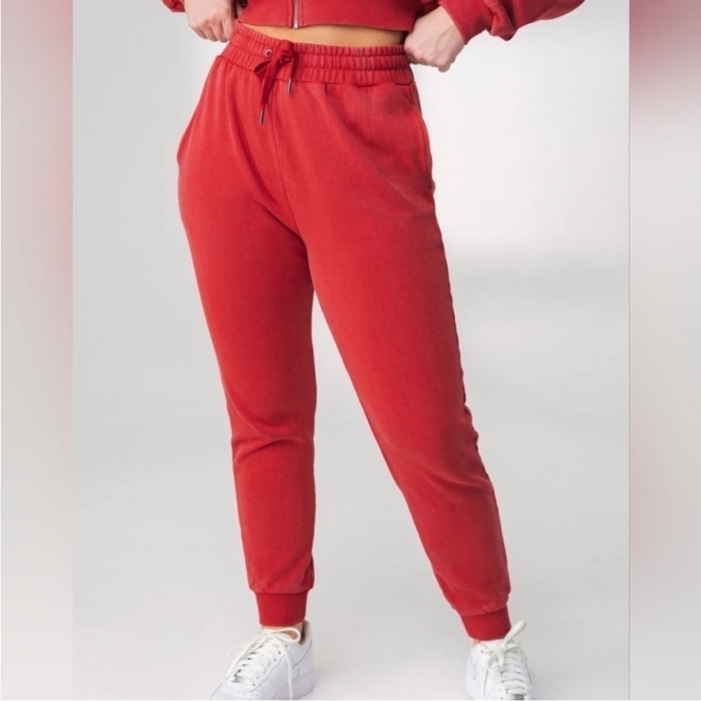 Vitality Balance Athletica The Mantra Pant Red Sweatpant Joggers Cherries XS